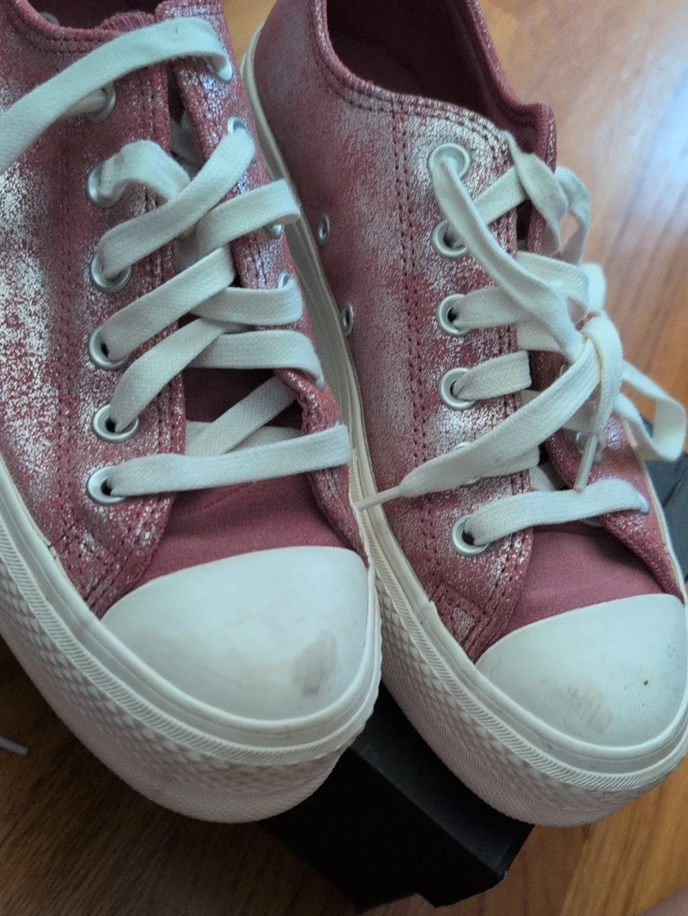 Converse All Stars size cleaned eraser
